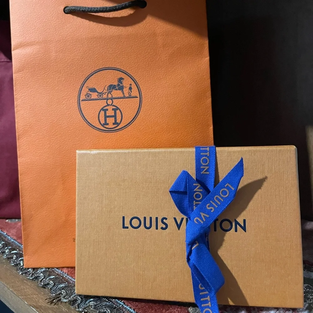 Louis Vuitton luggage Tags, set of two. - Picture 6 of 7